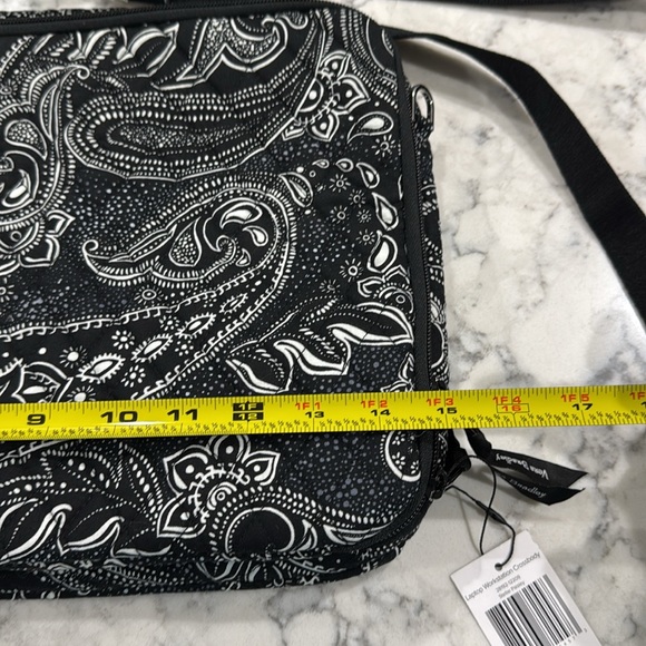 New with tag Vera Bradley crossbody laptop case Stellar Paisley - Picture 8 of 10